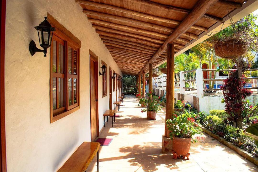 Hotel Boutique Santa Clara Mesa De Los Santos Лос Сантос Екстериор снимка